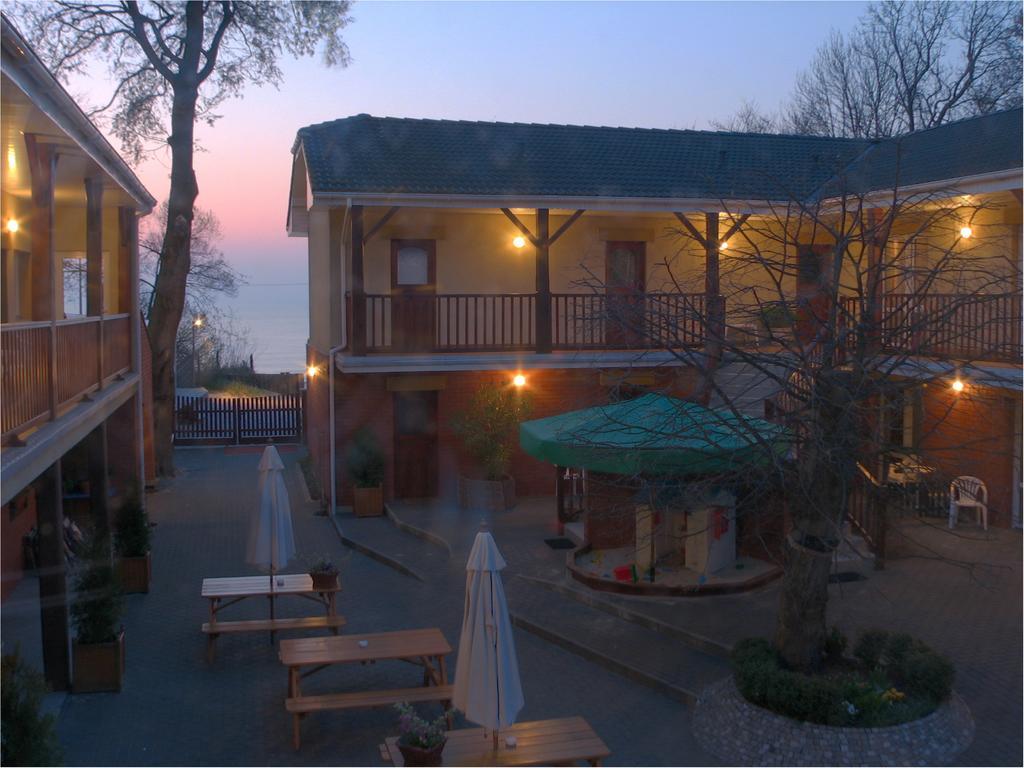 Patio Apartamenty I Pokoje Niechorze Exterior photo